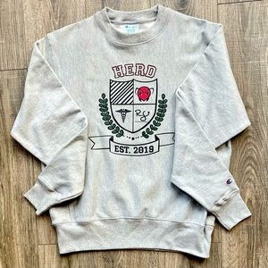 Herd women’s long sleeve grey sweatshirt size M NWT